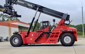 SANY ra mắt 2 loại xe n&acirc;ng container thuần điện 50 tấn v&agrave; 65 tấn đầu ti&ecirc;n thế giới